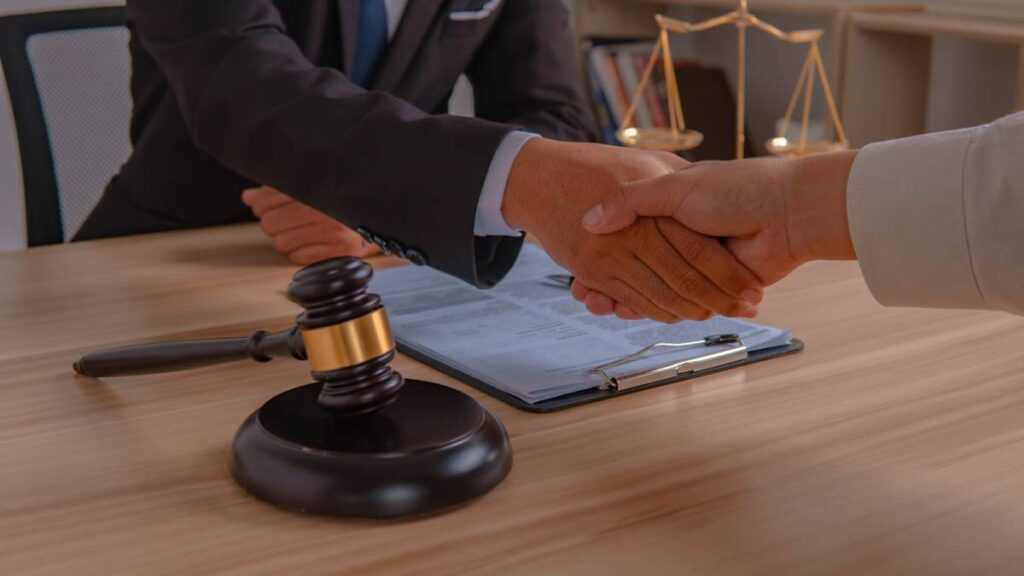 Avocats : stratégies efficaces pour attirer et sécuriser vos clients