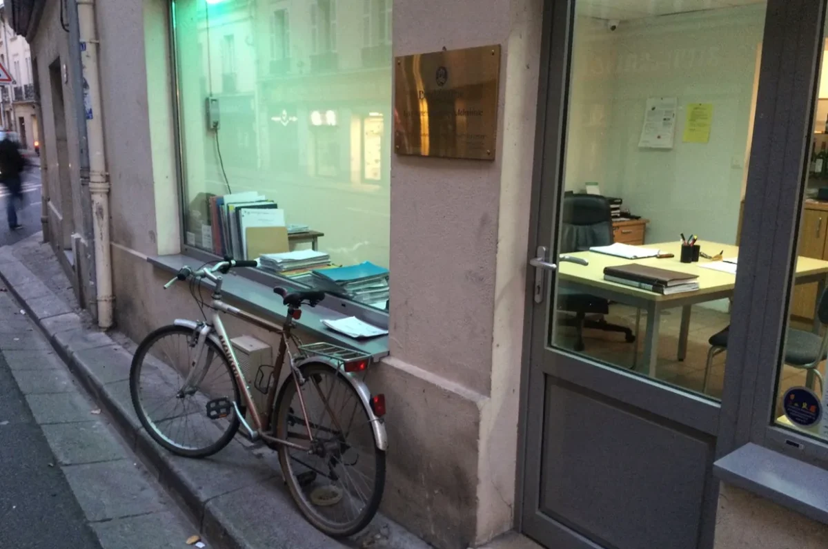 La façade du bureau IMEB, rue Édouard-Vaillant à Bourges